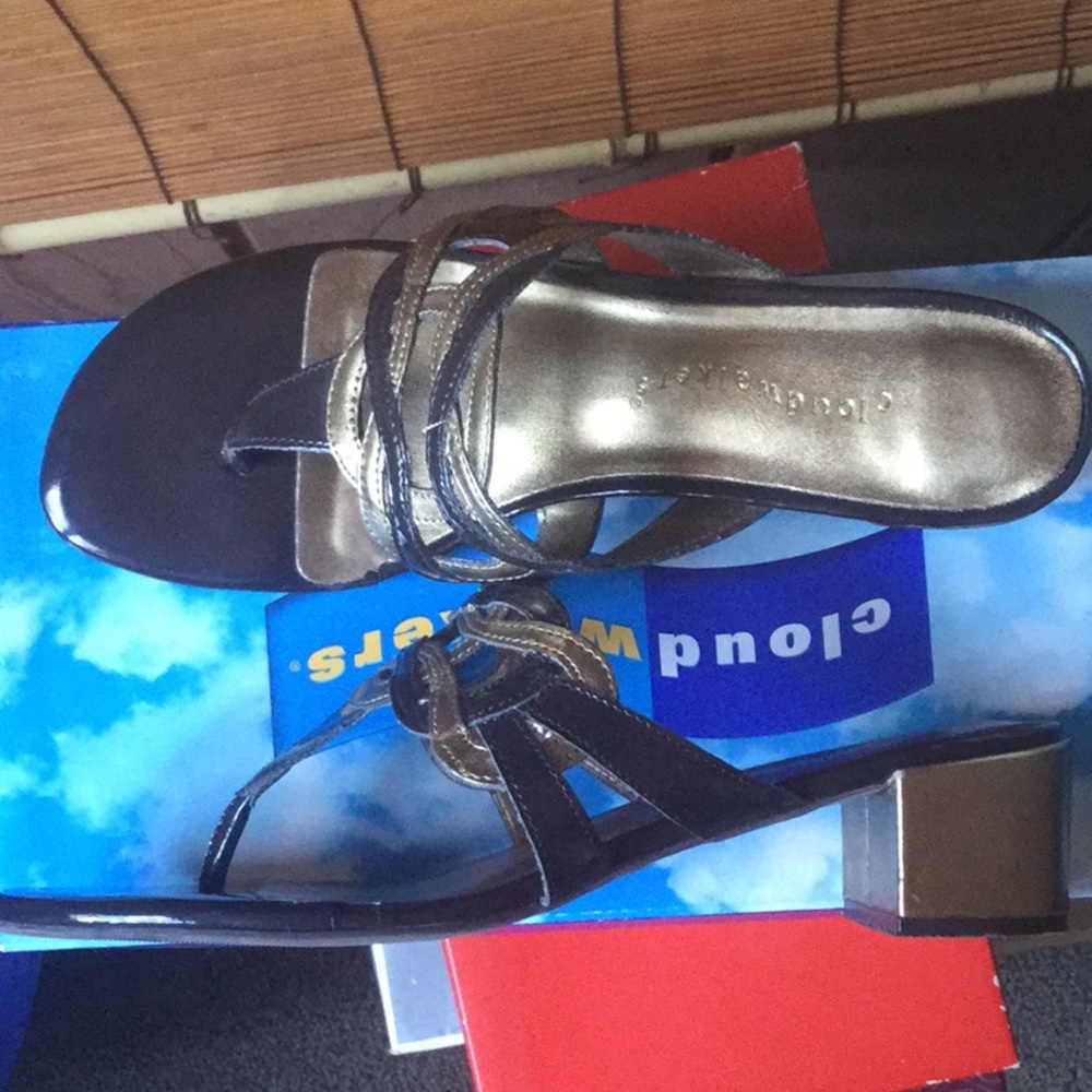 Sandals - Picture 2 of 4